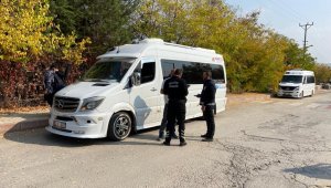 Elazığ polisinin okul önü denetimleri sürüyor