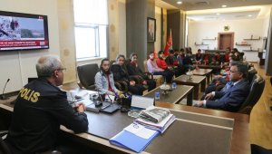 Öğrenciler Emniyet Müdürü Karayel ile bir araya geldi