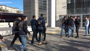 Elazığ otogarında silahlı kavgaya karışan 3 şüpheli adliyeye sevk edildi