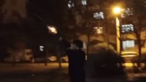 ''Nerde bu benim diyen abiler'' diyerek havaya ateş açtı