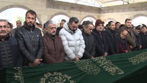 İzmir'deki 'laf atma' kavgasında hayatını kaybeden şahıs, memleketi Elazığ'da toprağa verildi