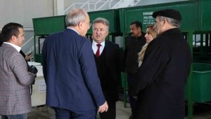 Munzur Üniversitesi üyeleri, Su Ürünleri Araştırma Enstitü Müdürlüğünü gezdi