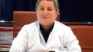Doç. Dr. Uğur, "Hormon sağlığı için özellikle sebze ve meyve ağırlıklı olacak şekilde beslenmeliyiz"