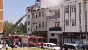 Elazığ'da çatı yangını
