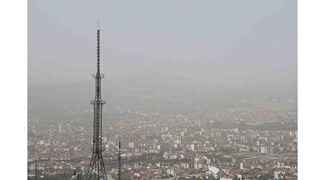 Elazığ'da toz bulutu etkili oldu