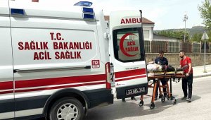 Yeni aldığı motosikletiyle çıktığı trafikte kaza yaptı, yaralandı