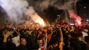 Elazığ'da Galatasaray taraftarlarının şampiyonluk coşkusu
