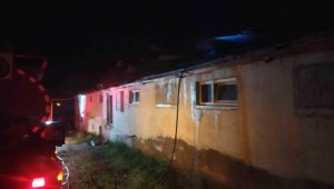 Elazığ'da tavuk çiftliğinde yangın: Yüzlerce tavuk telef oldu