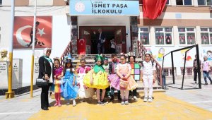 Minik öğrencilerden 'sıfır atık' defilesi