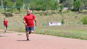 Özel sporcular atletizm yarışmasında ter döktü