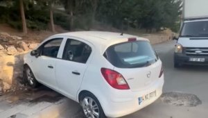 Elazığ'da otomobil duvara çarptı: 1 yaralı