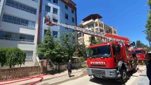 Pansiyonda yangın: Dumandan etkilenen 2 kişi kurtarıldı