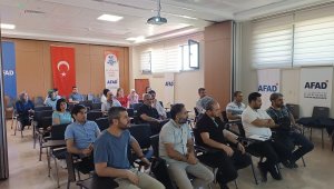 Elazığ'da AFAD gönüllülerine ilk yardım eğitimi