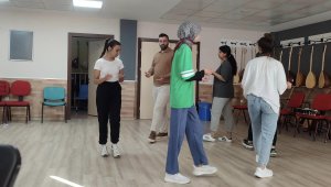 Elazığ'da gençlerden yaz okullarına yoğun ilgi