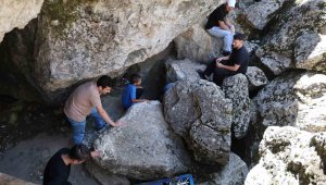 Sıcaktan bunalan vatandaşlar Buzluk mağarasına akın etti