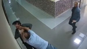 Elazığ Adliyesi'ndeki kavga, kameralara yansıdı