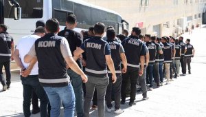 "Kuyu-16" operasyonunda yakalanan şüpheliler adliyeye sevk edildi