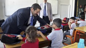 Elazığ Belediyesi'nden öğrencilere kırtasiye seti ve okul çantası desteği