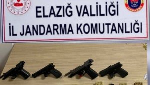 Elazığ'da 4 adet ruhsatız tabanca ele geçirildi