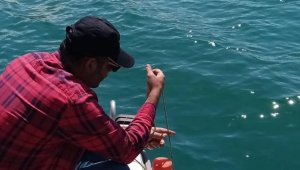 Elazığ'da Karakaya Barajında örnekleme çalışmaları sürüyor