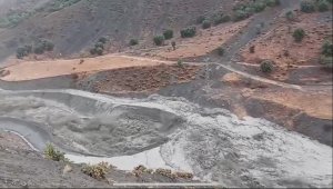 Elazığ'da sağanak sele neden oldu: 10 köy yolu ulaşıma kapandı