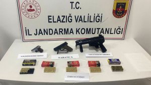 Elazığ'da bir işletmede yapılan aramda ruhsatsız tabanca ele geçirildi