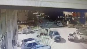 Elazığ'da motosiklet ile otomobilin çarpışma anı kamerada