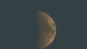 Elazığ'da yarım ay manzarası mest etti