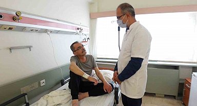 Doç. Dr. Karataş: ''Ankilozan spondilit tanısında gecikme yaşanırsa kamburluk, belde eğilme oluşabilir''