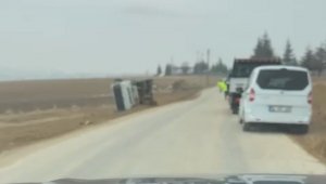 Elazığ'da araç yan yattı