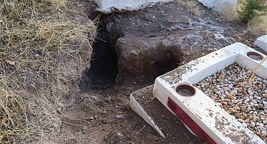 Elazığ'da bir mezarlık tahrip edildi, duyarlı vatandaş kabri eski haline getirdi