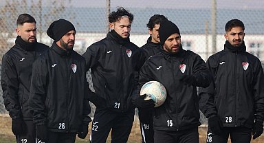 Elazığspor, Mersin'e 19 futbolcuyla gitti