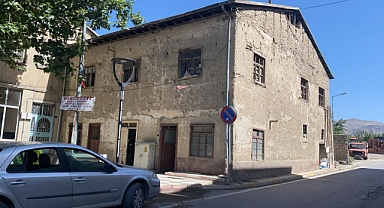 Yurtbaşı Belediyesi Tarihi Ve Tescilli Bina İçin Yıkım İstiyor. 