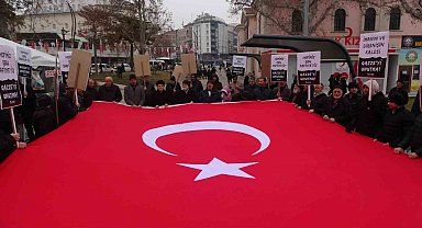 Elazığ'da "Sessiz Çığlık" eylemi sürüyor