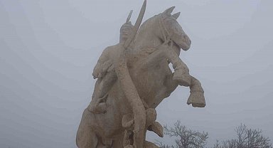 Elazığ'da soğuk hava ve sis etkisini sürdürüyor: Görüş mesafesi 3 metreye kadar düştü