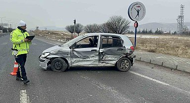 Elazığ'da trafik kazası: 1'i ağır 3 yaralı