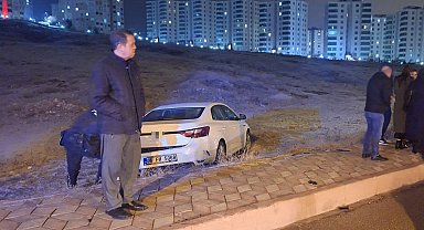 Elazığ'da trafik magandası dehşeti: Çarptığı otomobili araziye savurup, olay yerinden kaçtı