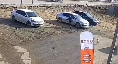 Böyle kovalamaca görülmedi: Sayaç okumaya gelen görevliyi horoz kovaladı