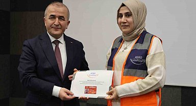 Eğitimlerini tamamlayan AFAD gönüllüleri sertifikalarını aldı