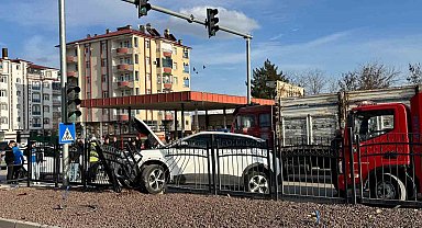 Elazığ'da trafik kazası: 3 yaralı