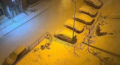 Elazığ'da yoğun kar yağışı başladı