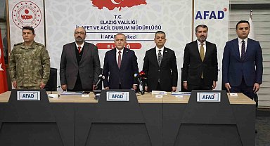 Vali Hatipoğlu: "Asrın felaketinde tüm Türkiye deprem yöresine akın etti"