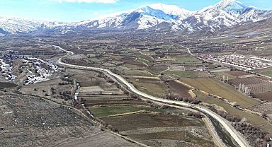 Elazığ'da dere ıslahı çalışmaları sürüyor