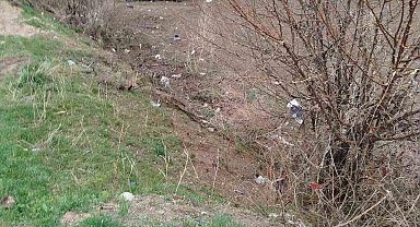 Elazığ'da iki araç çarpıştı, biri bahçeye uçtu: 6 yaralı