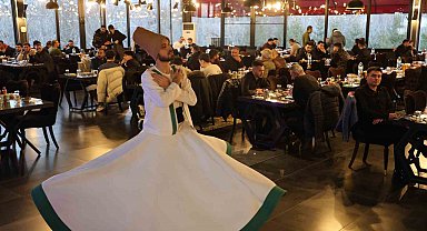 Elazığ'da sema gösterisi eşliğinde iftar programı mest etti