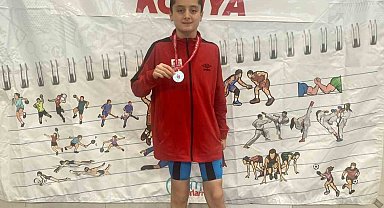 Elazığ'da yüzme sporcusu Alp Eren Güler, Türkiye 2'ncisi oldu