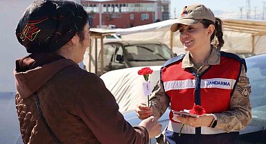 Jandarma, kadınları unutmadı