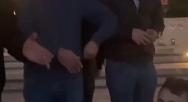 Elazığsporlu taraftarlar Kız Kulesine karşı "Kar mı Yağmış Şu Harput'un Başına" türküsünü söyledi