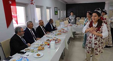 Fırat Üniversitesinde Özbek akademisyenlerden anlamlı 'Şükran Günü'