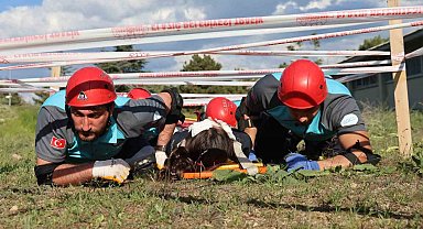 Elazığ'da zorlu UMKE eğitimi tamamlandı